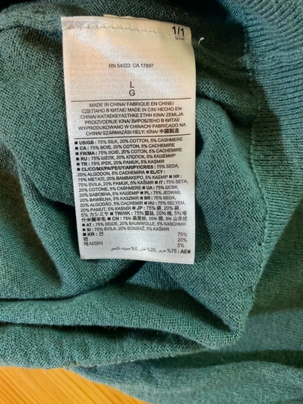 Banana Republic Luxury Lightweight Knit Silk V-Neck Lagoon Blue Size Large